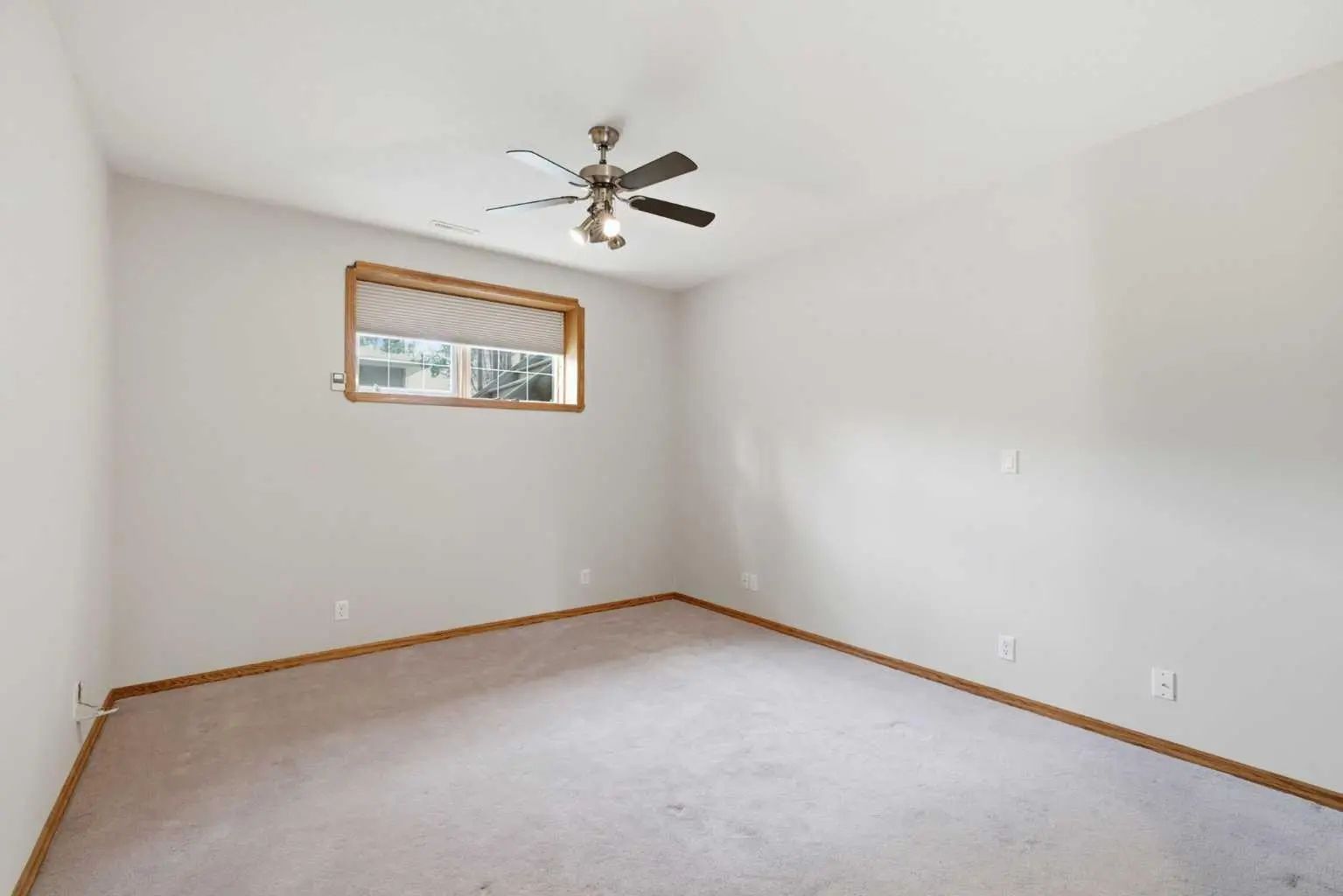 256 43 Avenue Nw Calgary Alberta T2K 0H6 Highland Park Home For Sale