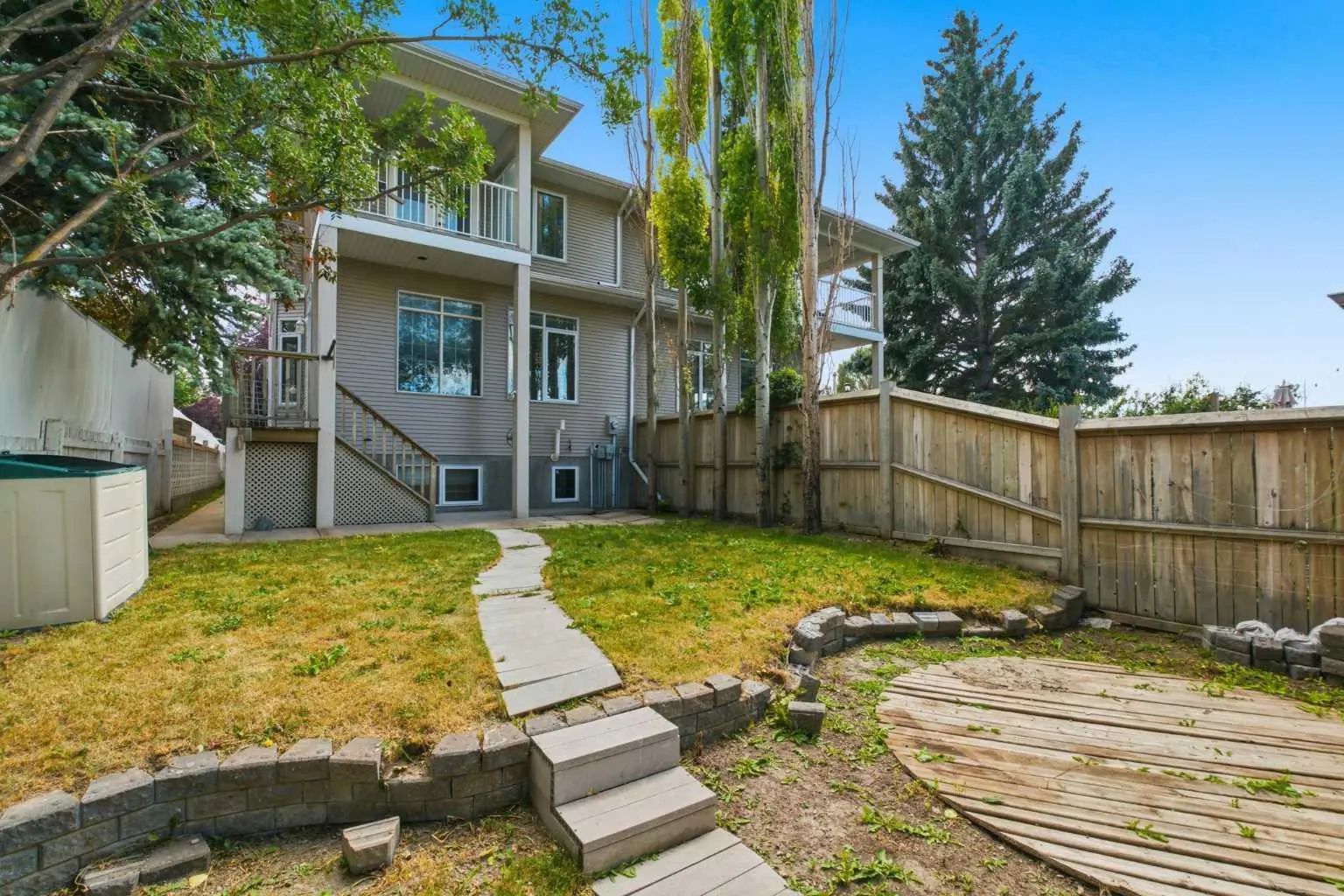 256 43 Avenue Nw Calgary Alberta T2K 0H6 Highland Park Home For Sale