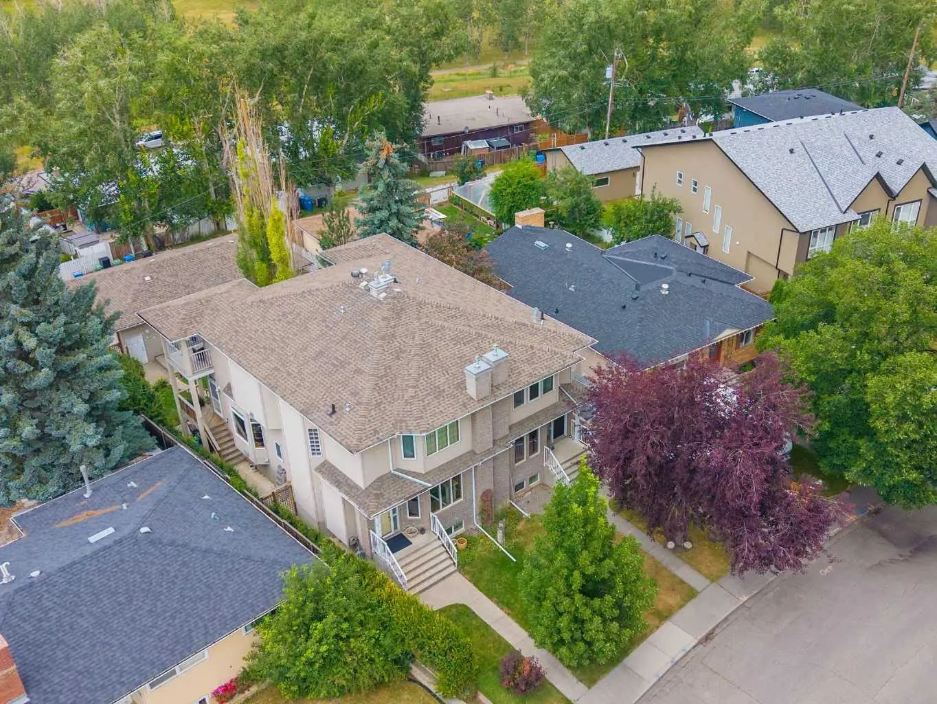 256 43 Avenue Nw Calgary Alberta T2K 0H6 Highland Park Home For Sale