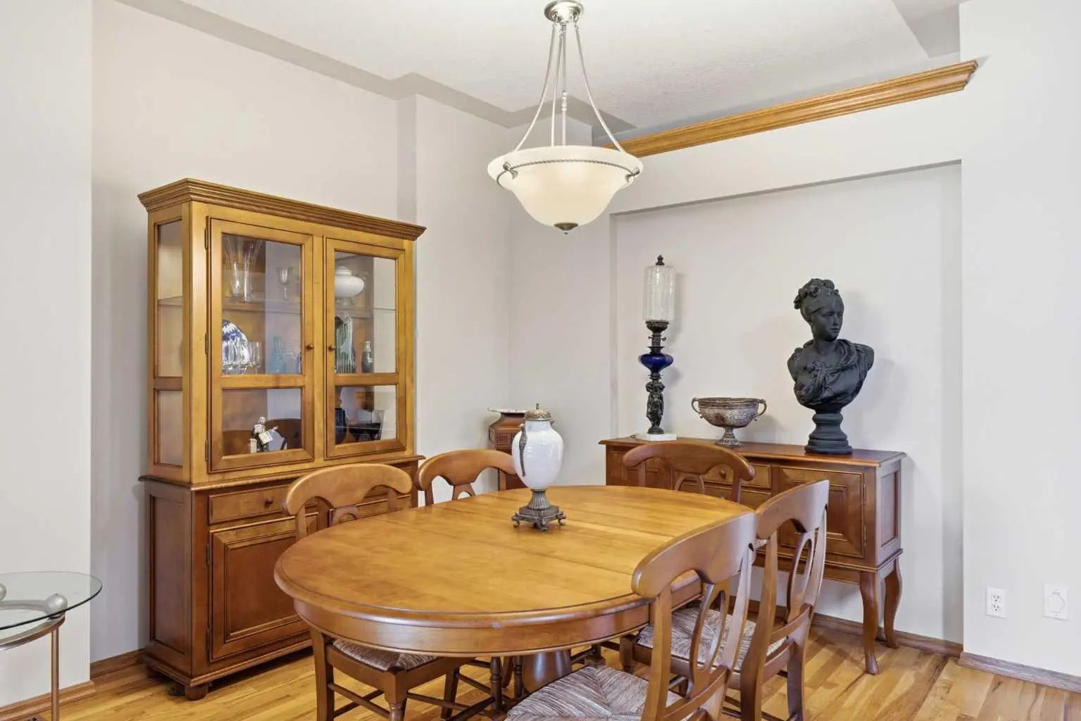 256 43 Avenue Nw Calgary Alberta T2K 0H6 Highland Park Home For Sale
