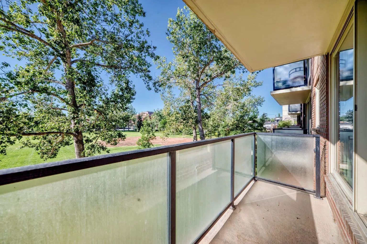 232 1421 7 Avenue Nw Calgary Alberta T2N 0Z3 Hillhurst Home For Sale