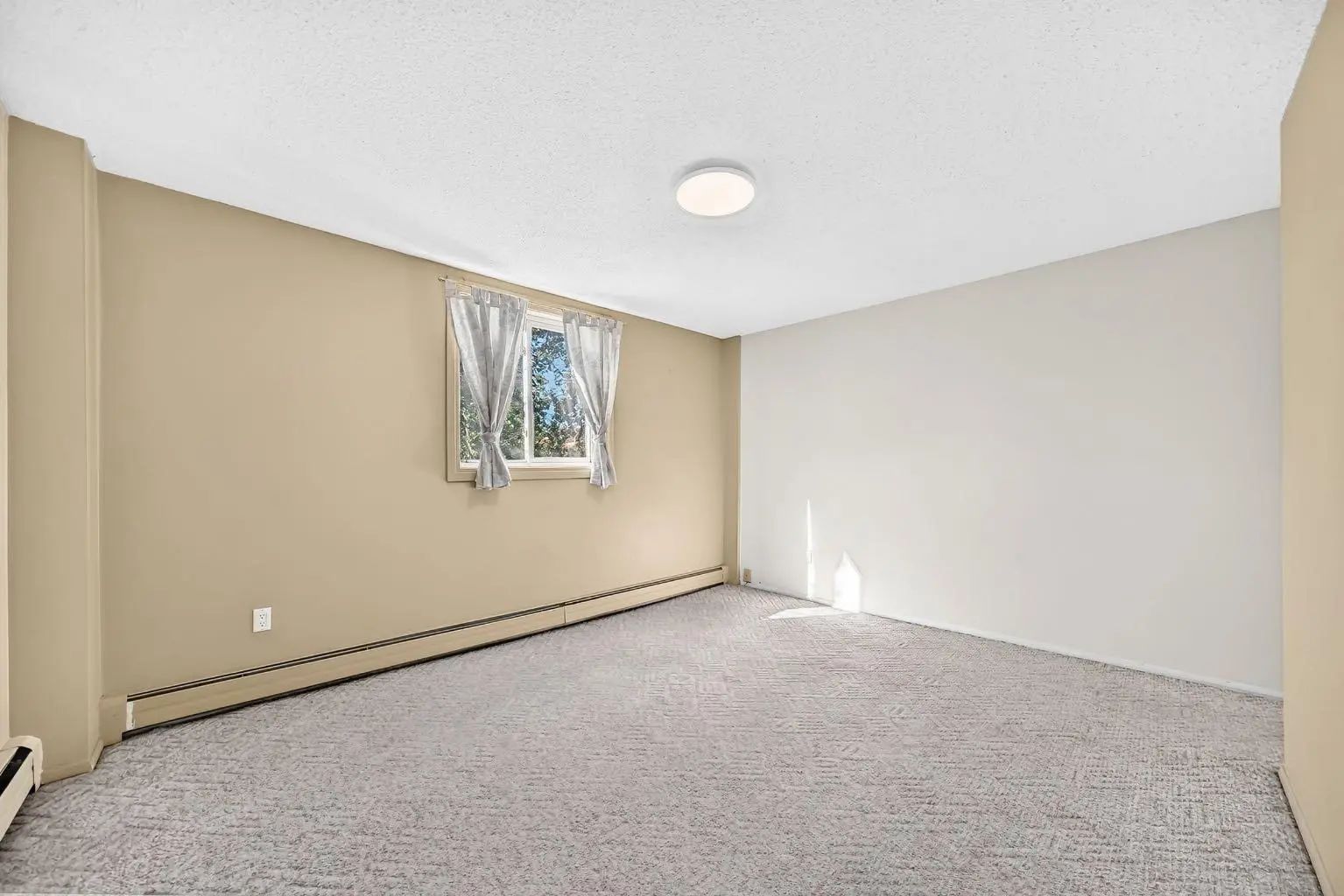 232 1421 7 Avenue Nw Calgary Alberta T2N 0Z3 Hillhurst Home For Sale