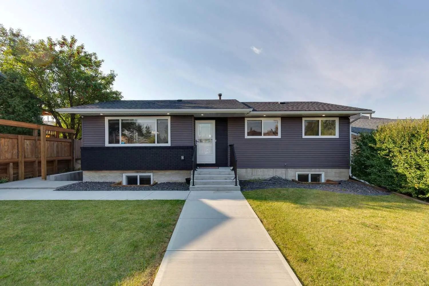 12 Rundleson Way Ne Calgary Alberta T1Y 3N6 Rundle Home For Sale