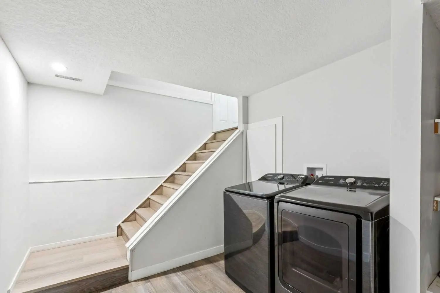 12 Rundleson Way Ne Calgary Alberta T1Y 3N6 Rundle Home For Sale