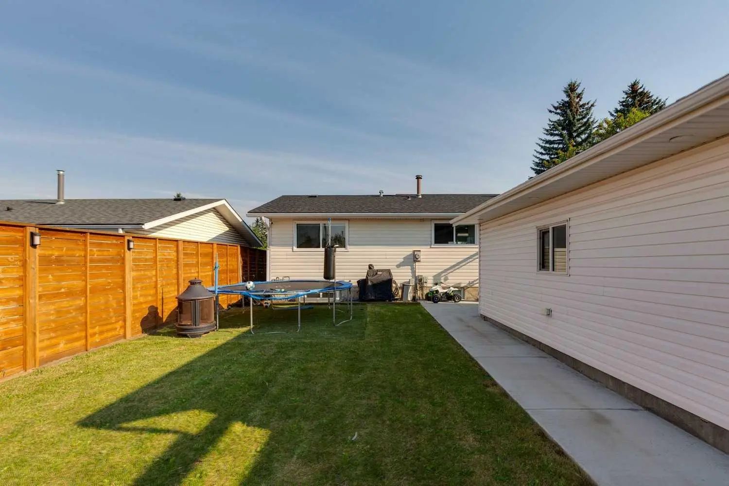 12 Rundleson Way Ne Calgary Alberta T1Y 3N6 Rundle Home For Sale