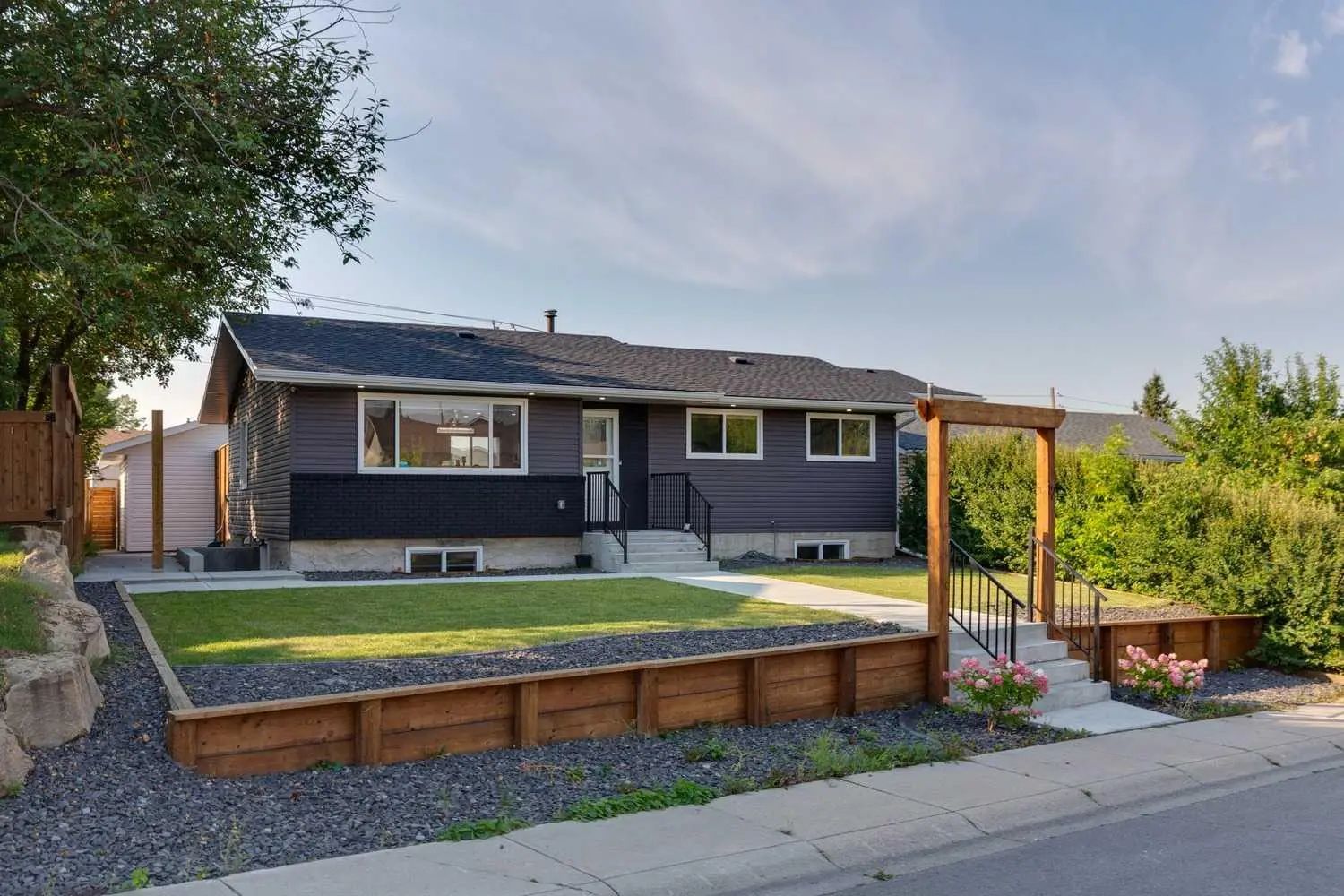 12 Rundleson Way Ne Calgary Alberta T1Y 3N6 Rundle Home For Sale