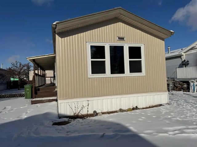 185 3223 83 Street Nw, Calgary
