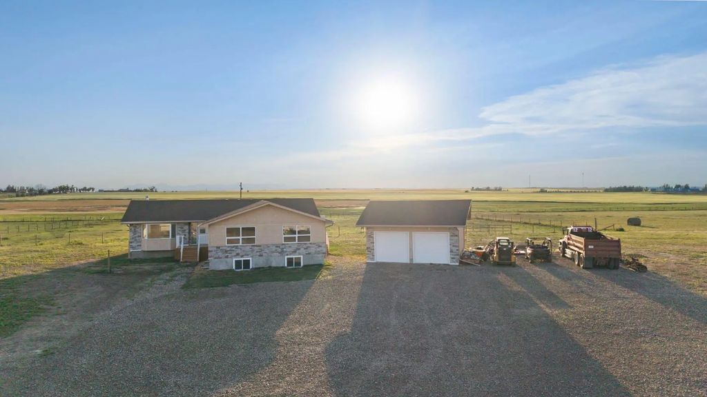 578099 83 Street E, Rural Foothills County