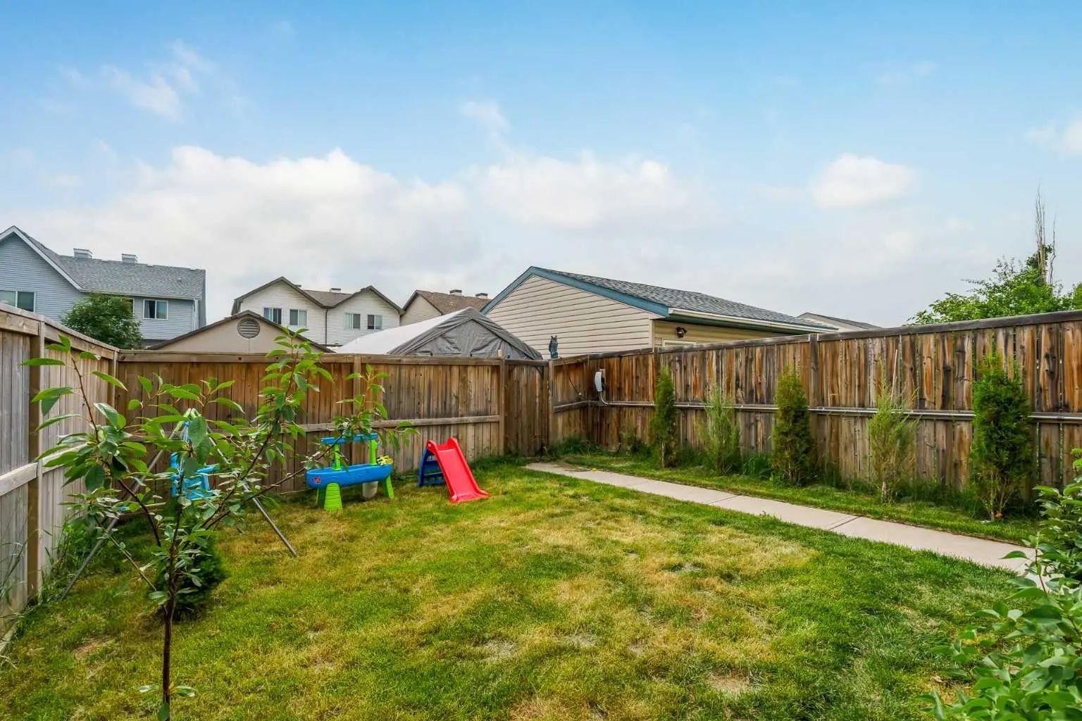 240 Elgin Meadows Gardens Se Calgary Alberta T2Z 0M4 McKenzie Towne Home For Sale