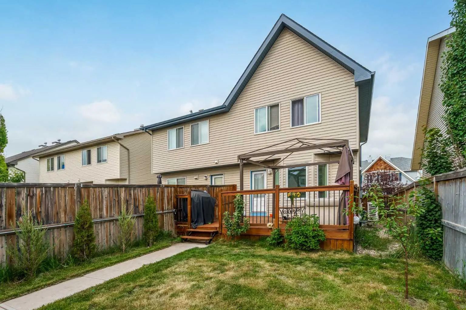 240 Elgin Meadows Gardens Se Calgary Alberta T2Z 0M4 McKenzie Towne Home For Sale