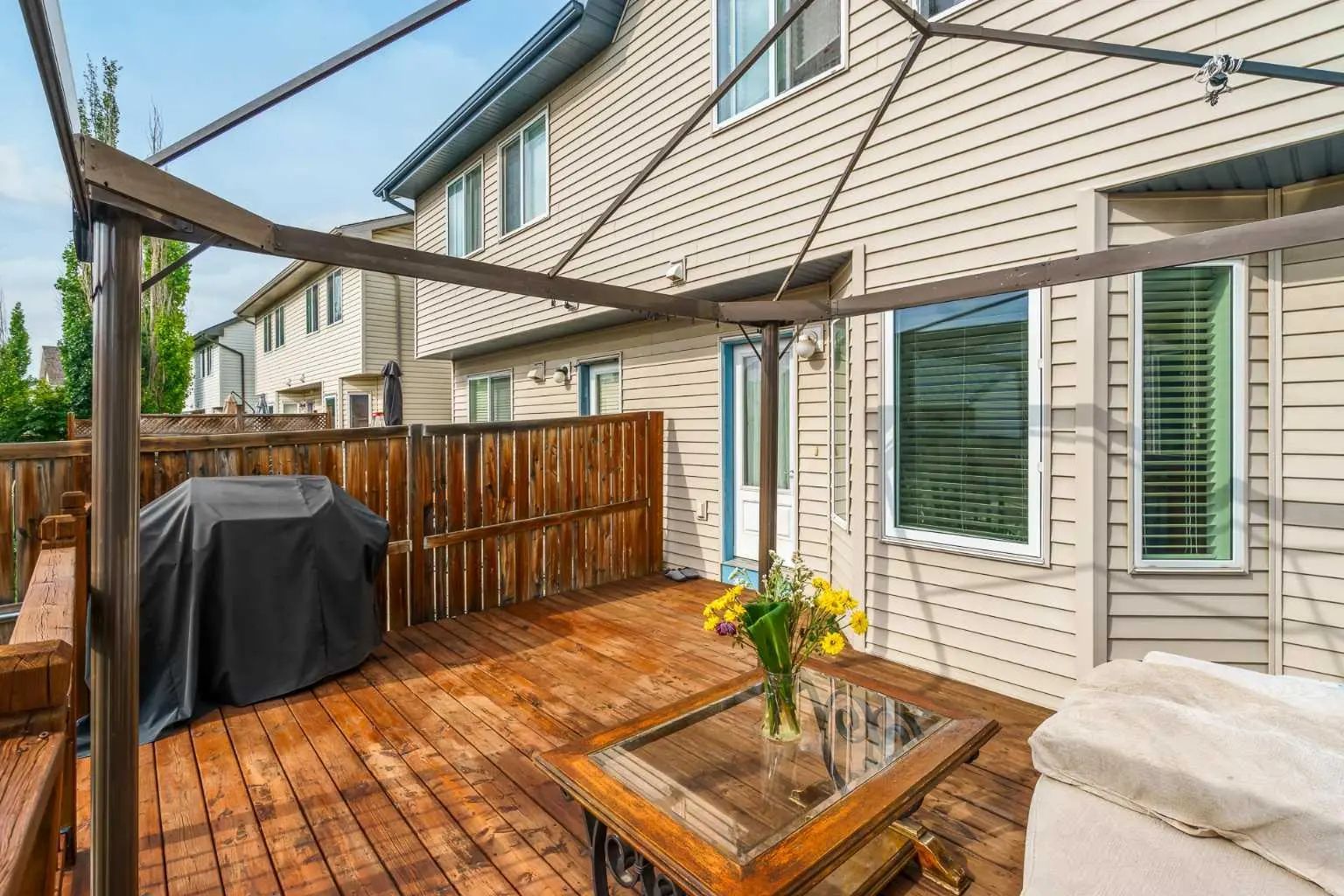 240 Elgin Meadows Gardens Se Calgary Alberta T2Z 0M4 McKenzie Towne Home For Sale