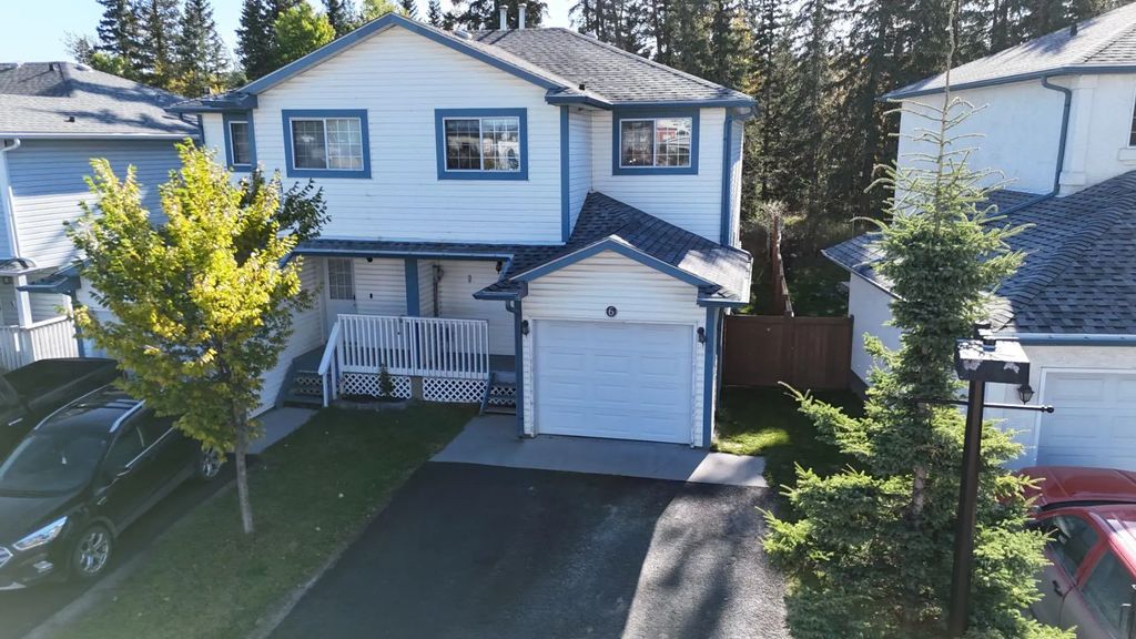 6 465 Makenny Street , Hinton