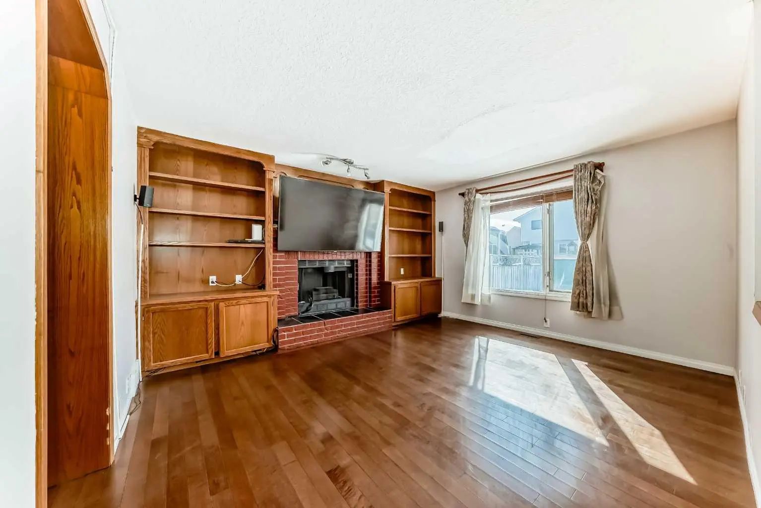 207 Eldorado Close Ne Calgary Alberta T1Y6T5 Monterey Park Home For Sale