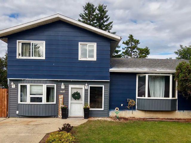 9610 74 Avenue , Peace River