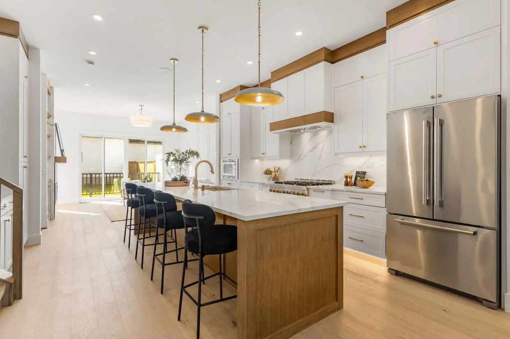 2813 35 Street Sw, Calgary