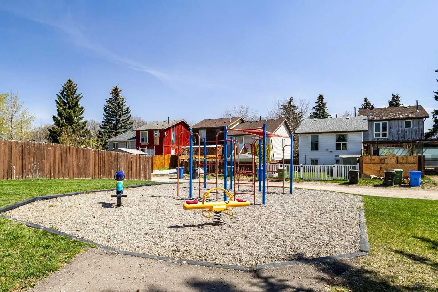 252 Templeview Way Ne Calgary Alberta T1Y 3Y9 Temple Home For Sale