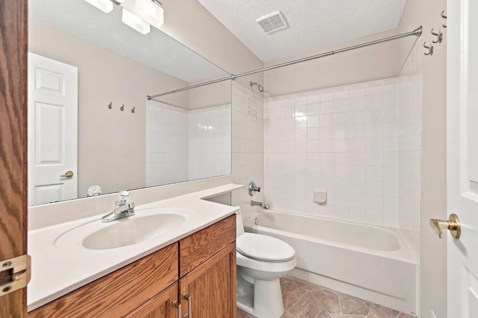 4 Douglasview Park Se Calgary Alberta T2Z2E9 Douglasdale/Glen Home For Sale