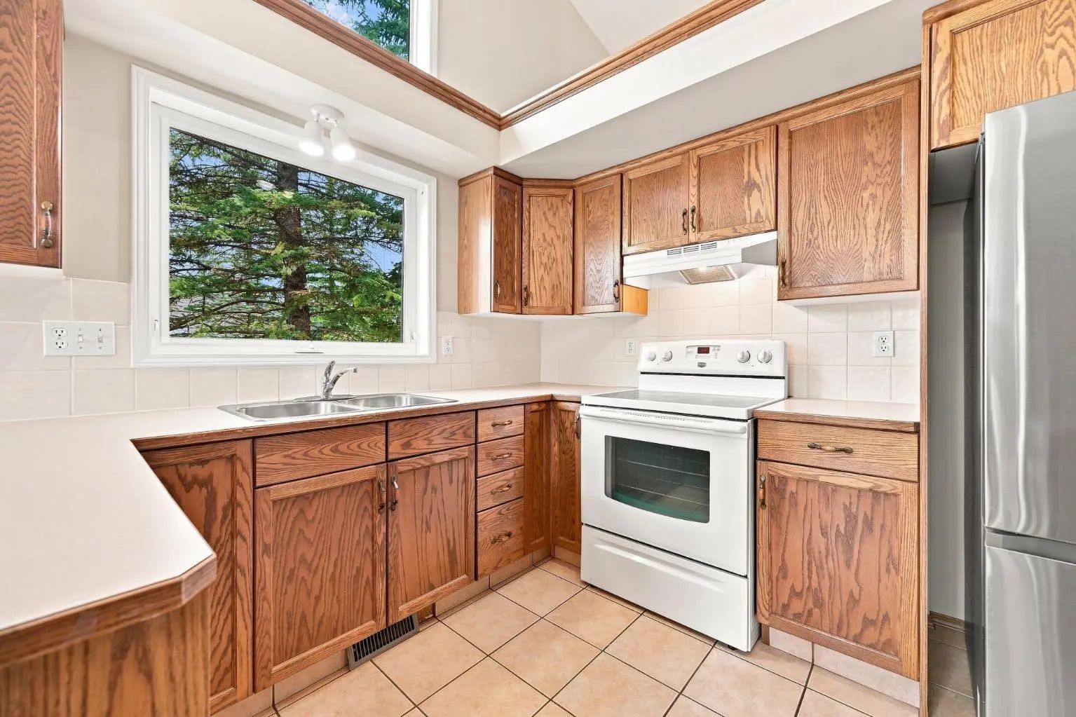 4 Douglasview Park Se Calgary Alberta T2Z2E9 Douglasdale/Glen Home For Sale