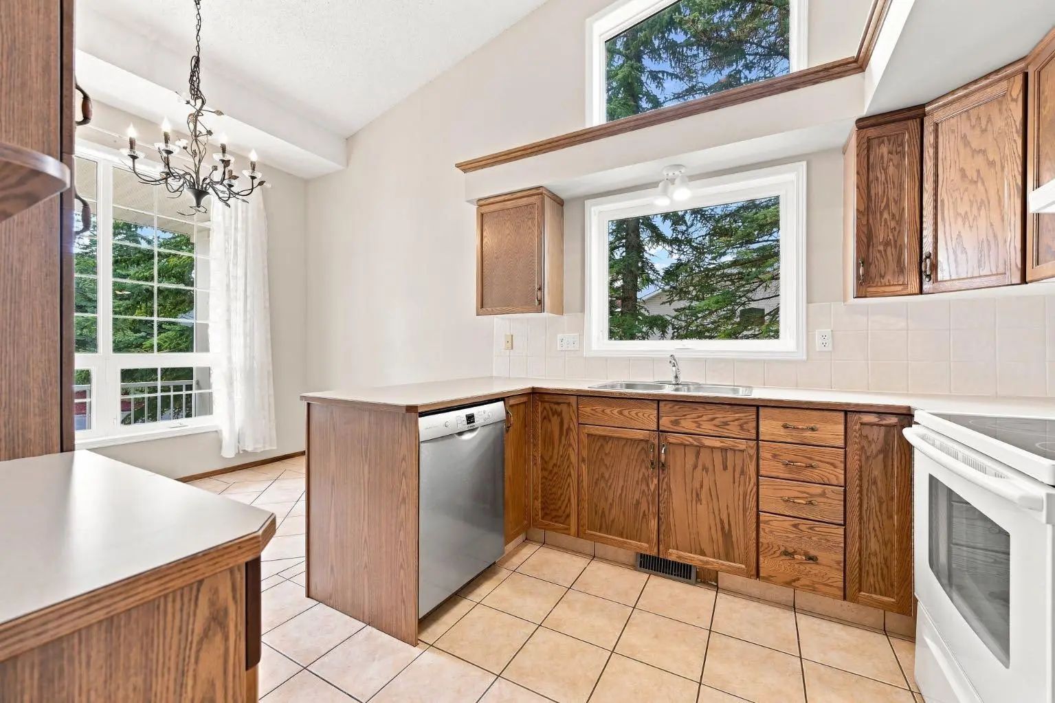 4 Douglasview Park Se Calgary Alberta T2Z2E9 Douglasdale/Glen Home For Sale