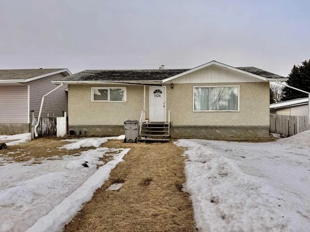 1126 6 Avenue , Wainwright