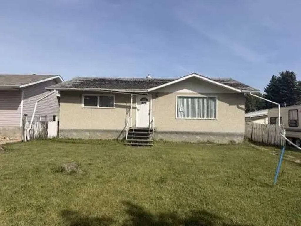 1126 6 Avenue , Wainwright