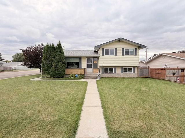 5103 40 Street , Innisfail
