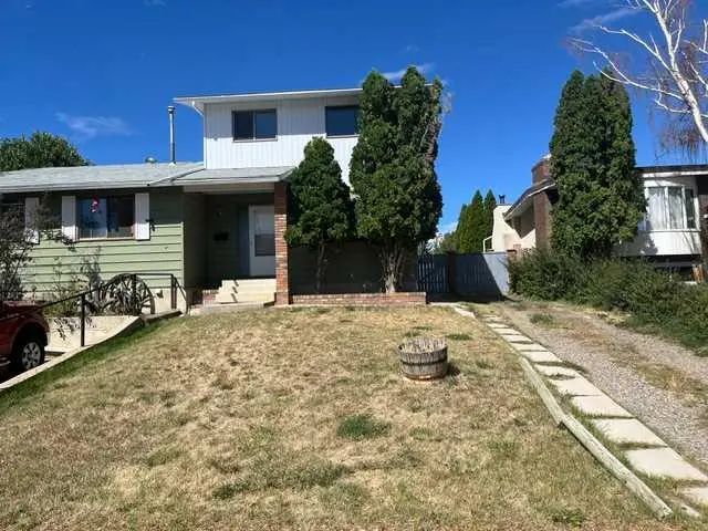 9 Sheridan Road W, Lethbridge