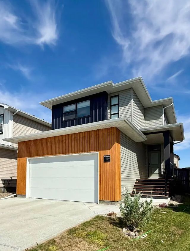 1219 Pacific Circle W, Lethbridge