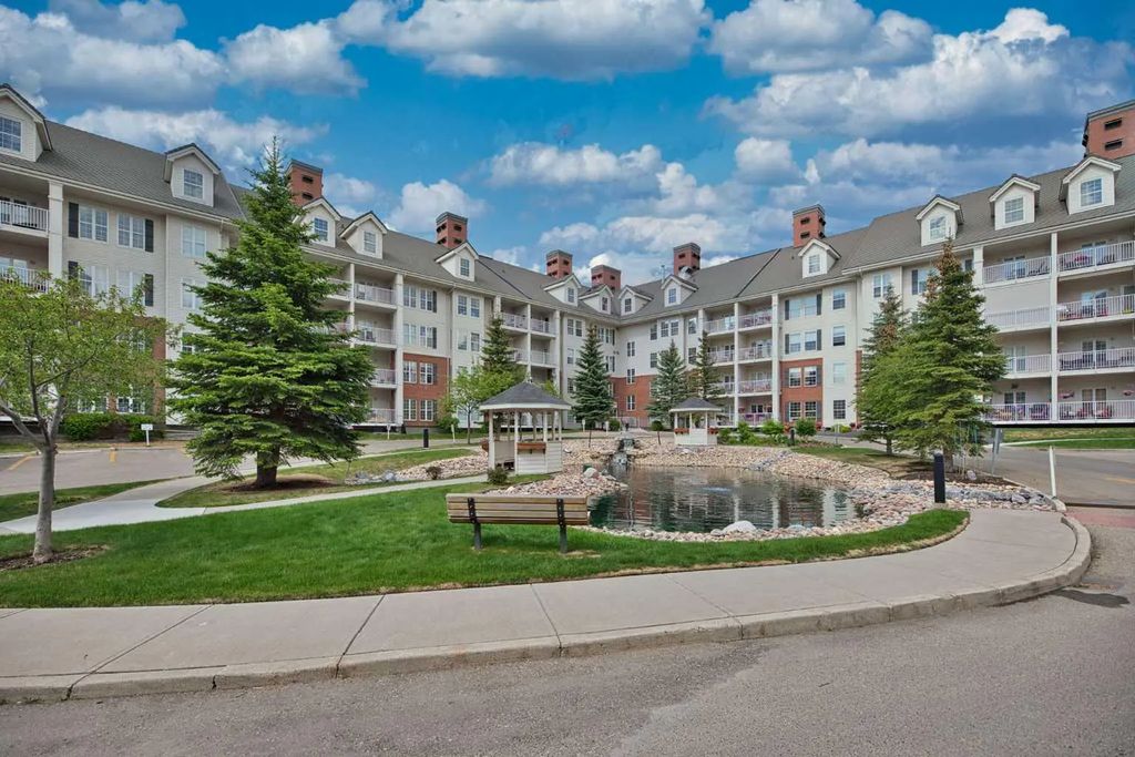 2154 151 Country Village Road Ne, Calgary