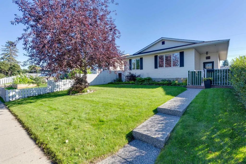 144 Dovercliffe Way Se, Calgary
