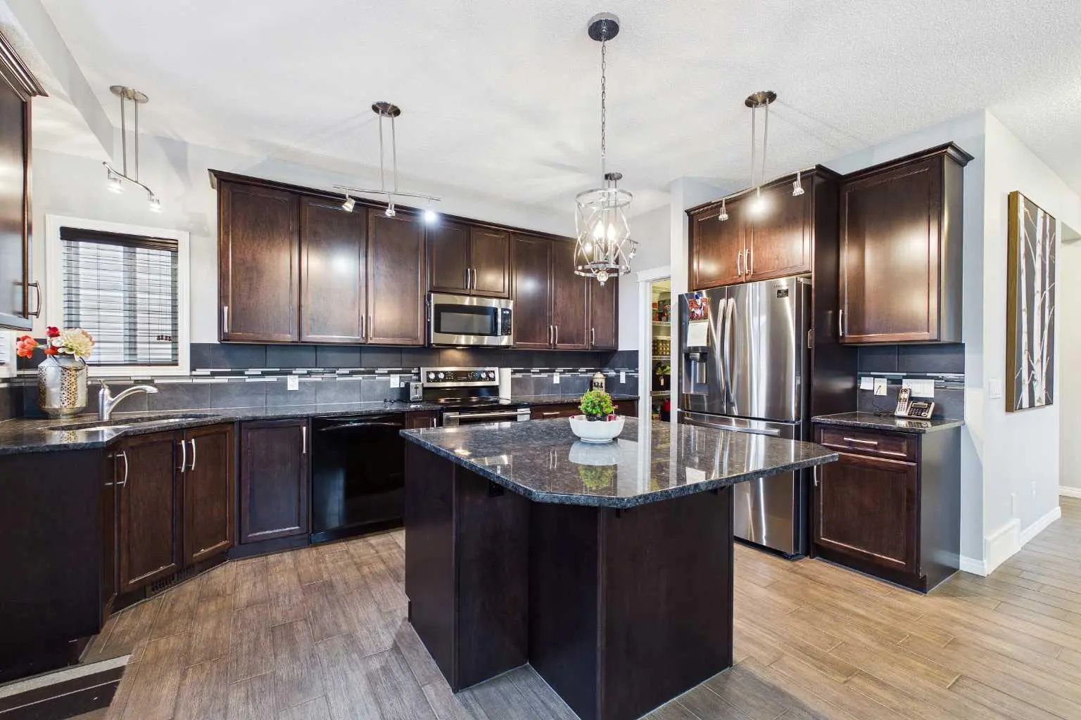 8 Sage Bank Road Northwest, Calgary – Residential Detached Listing Photo 2