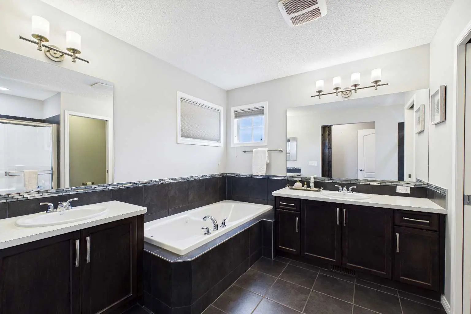 8 Sage Bank Road Northwest, Calgary – Residential Detached Listing Photo 8
