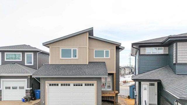 49 Lowden Close , Red Deer