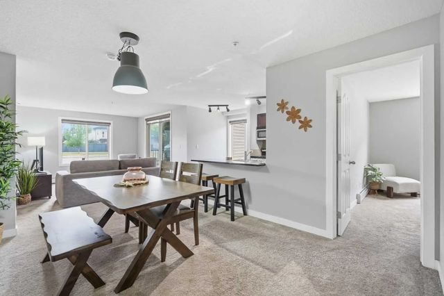 4101 403 Mackenzie Way Sw, Airdrie