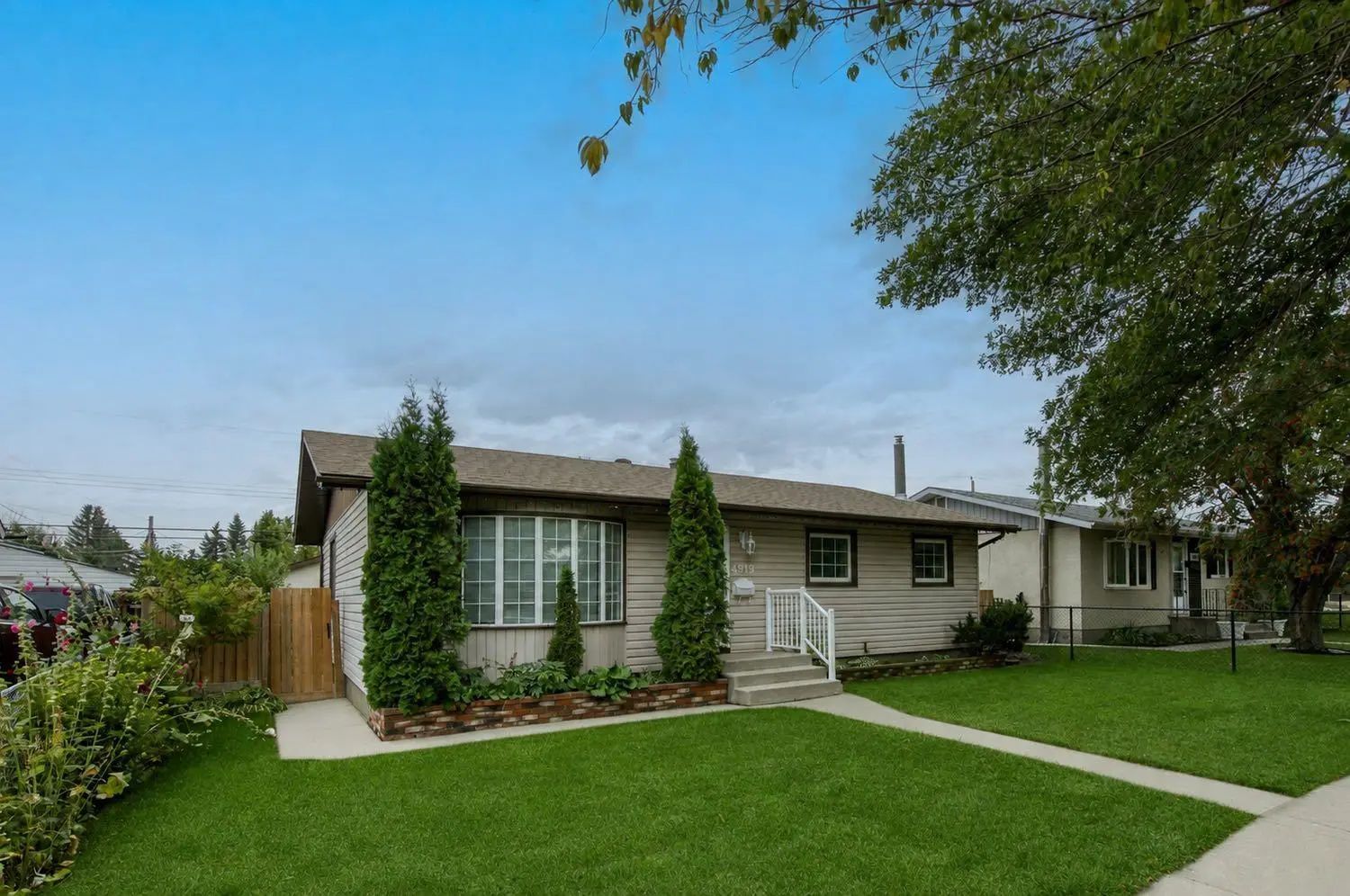 4919 Marlborough Drive Northeast, Calgary – Residential Detached Listing Photo 2