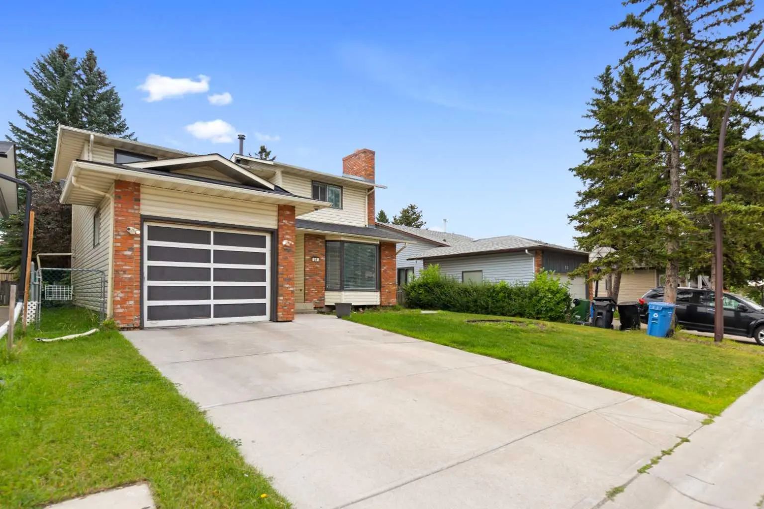 51 Castlebury Way Northeast, Calgary – Residential Detached Listing Photo 2