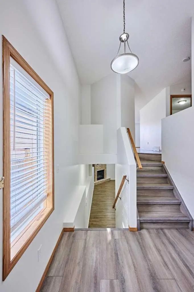 240 Covehaven Road Northeast, Calgary – Residential Detached Listing Photo 2