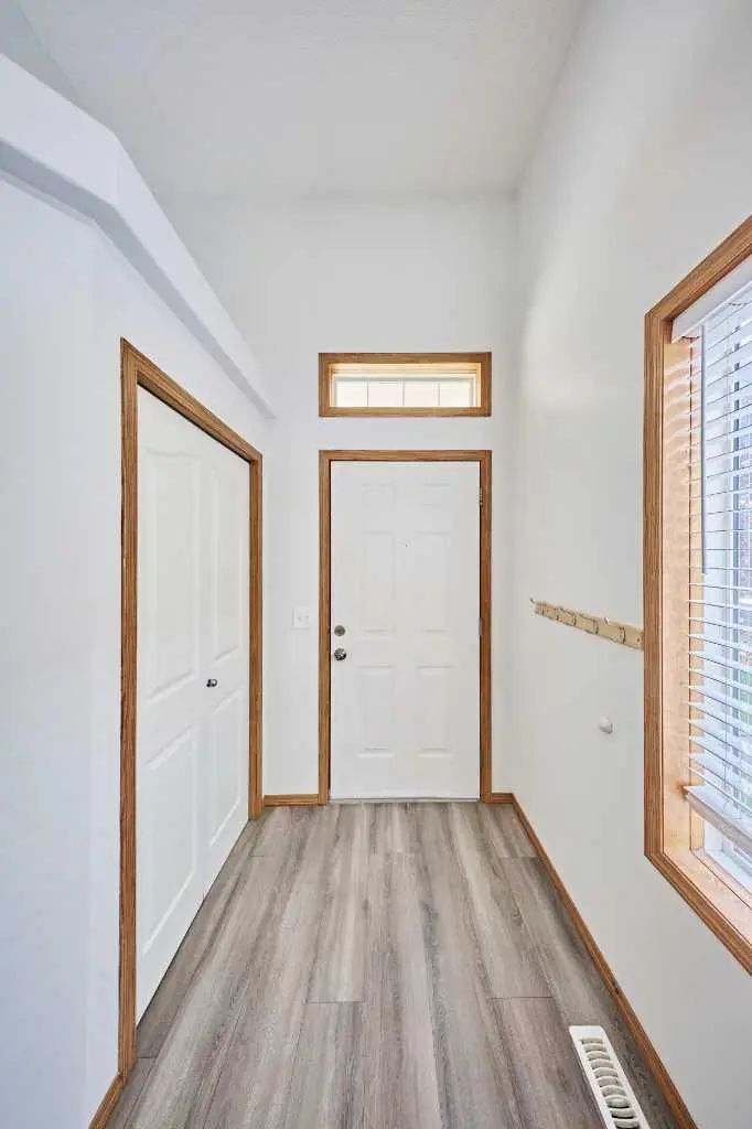 240 Covehaven Road Northeast, Calgary – Residential Detached Listing Photo 3