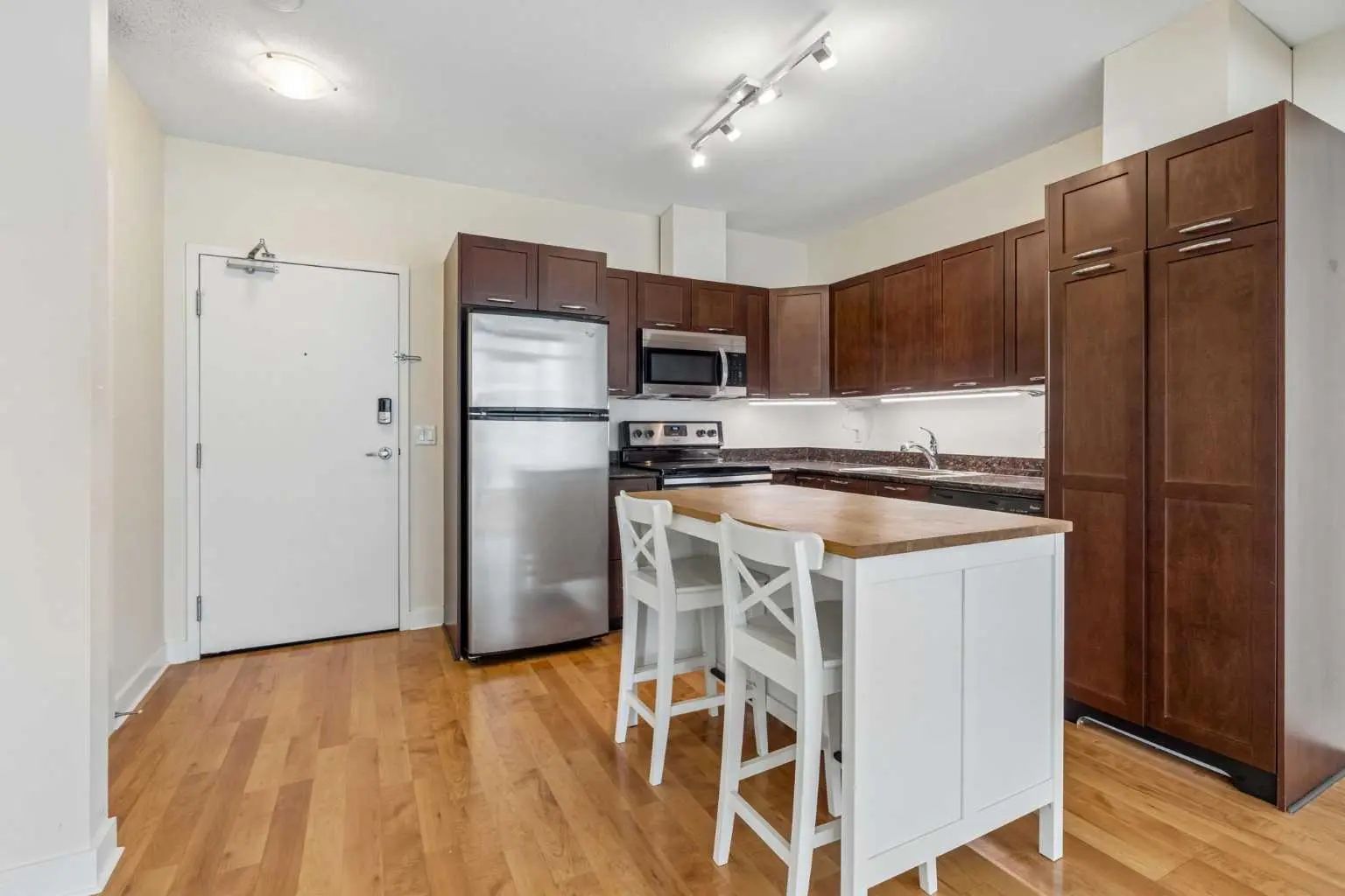 908 3820 Brentwood Road Northwest, Calgary – Residential Apartment Listing Photo 4