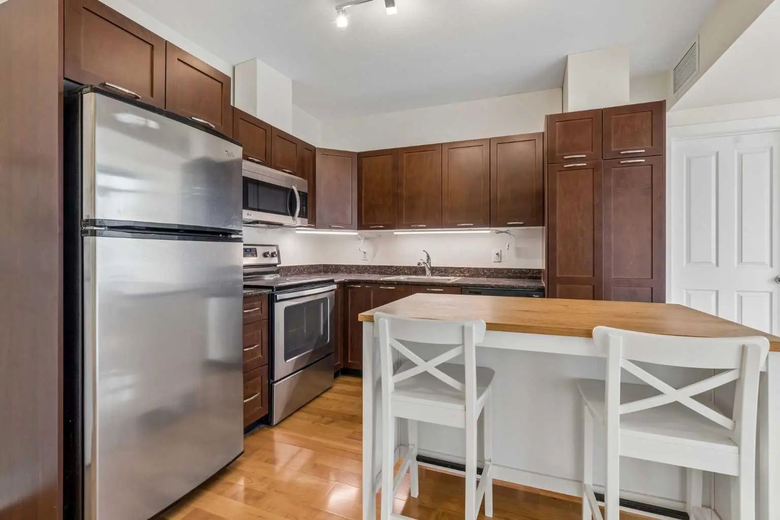 908 3820 Brentwood Road Northwest, Calgary – Residential Apartment Listing Photo 5
