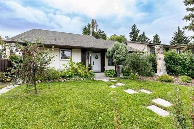 25 Valley Crescent , Lacombe