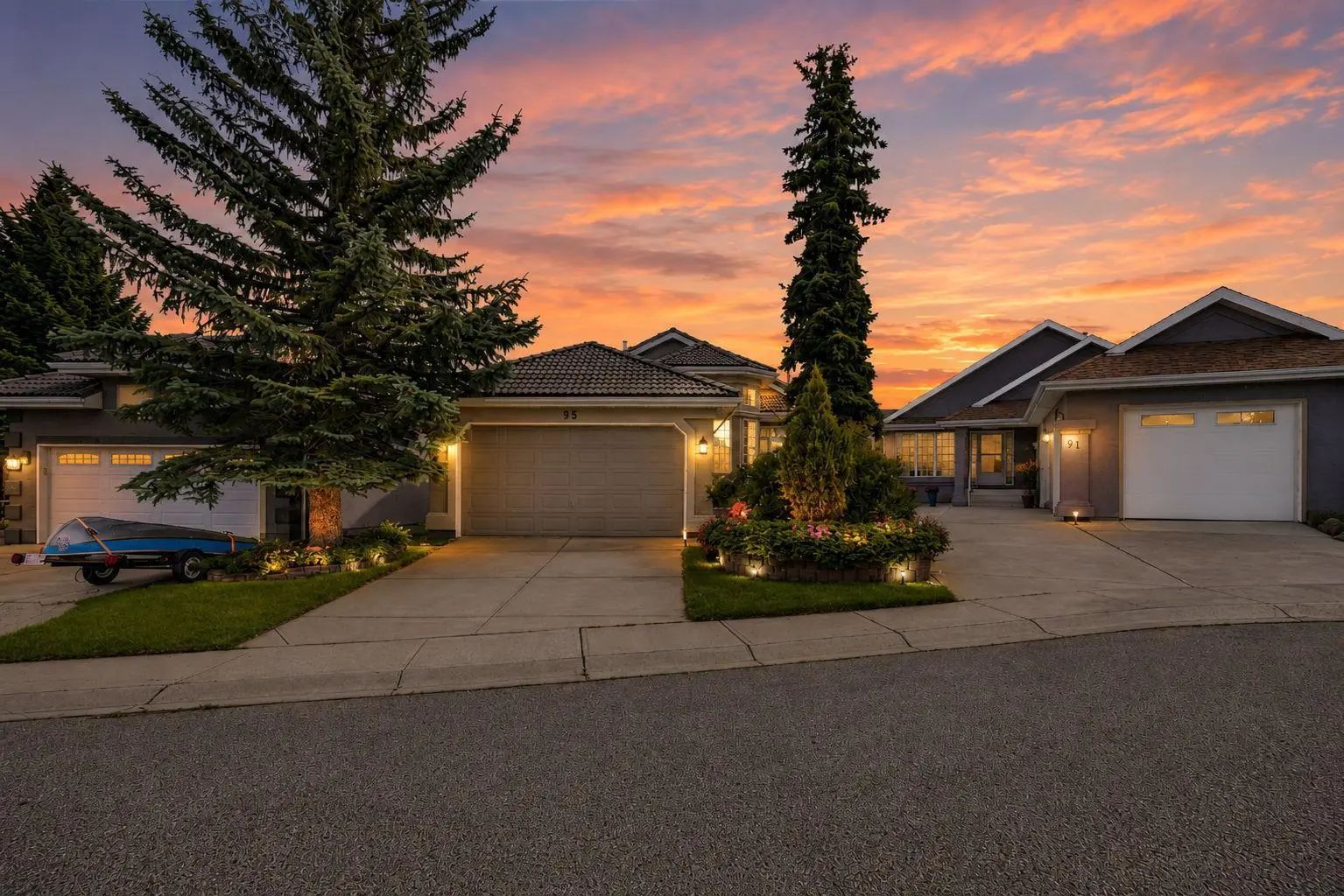 95 Citadel Grove Northwest, Calgary – Residential Detached Listing Photo 2