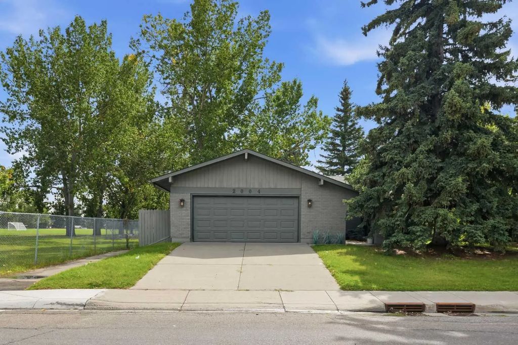 2004 Lake Bonavista Drive Se, Calgary