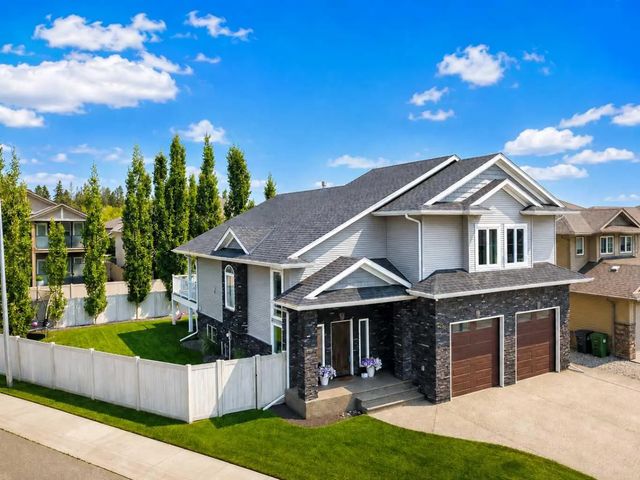 25 Grove Close , Red Deer