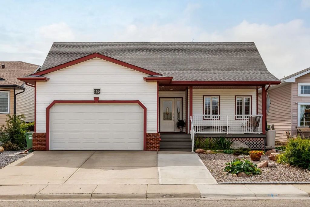 169 Parklane Drive , Strathmore