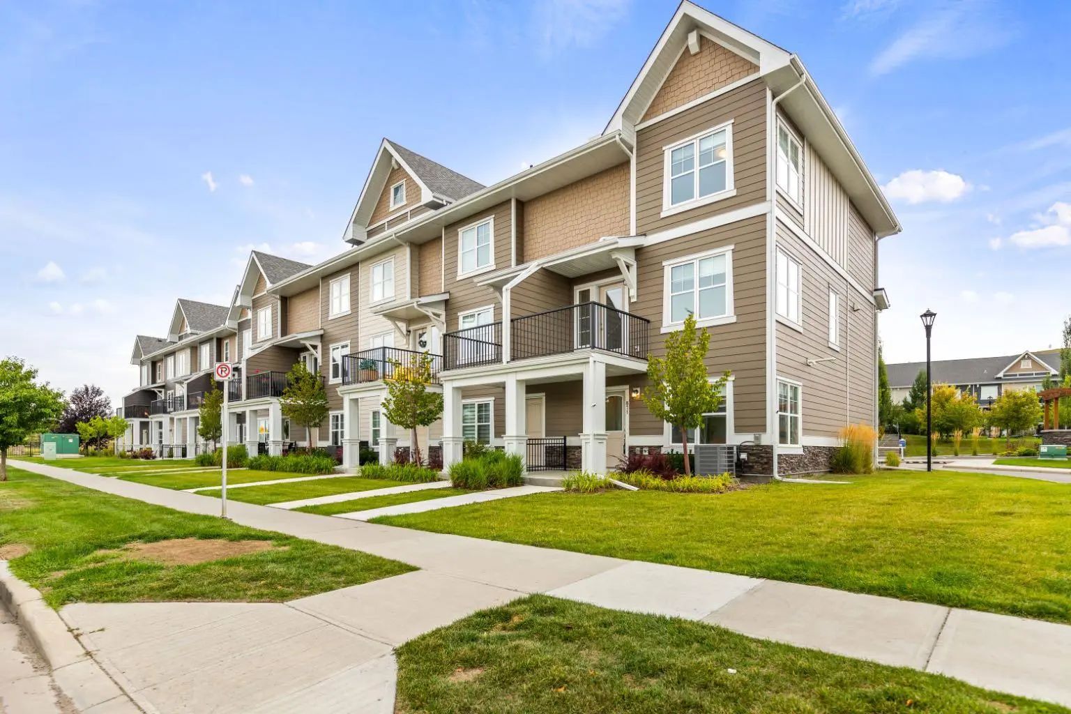871 Cranston Avenue Southeast, Calgary – Residential Row/Townhouse Listing Photo 3