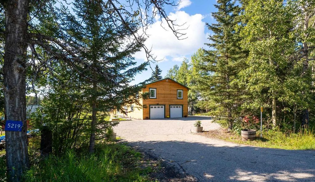 5219 579 Highway , Rural Mountain View County