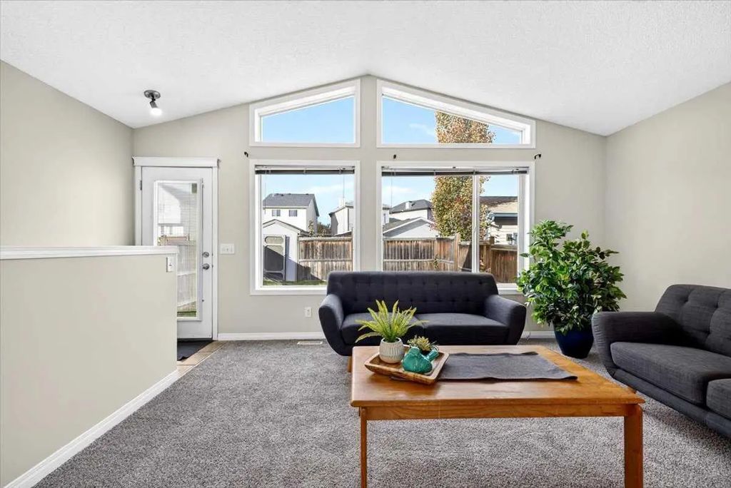 342 Prestwick Circle Se, Calgary