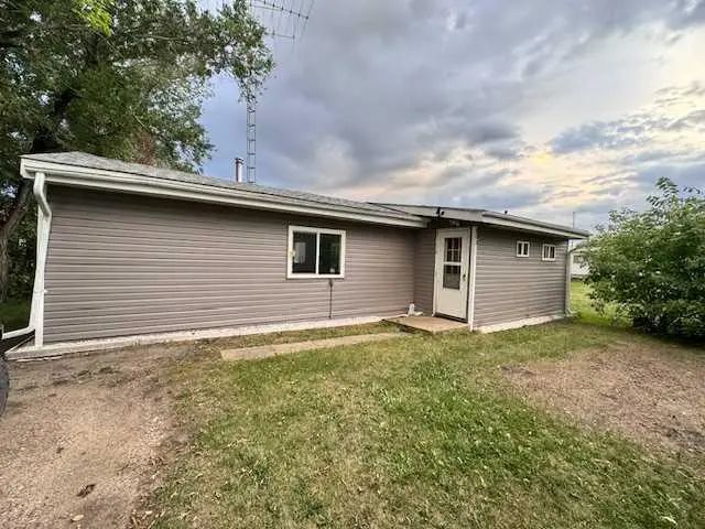 303 2nd Avenue W, Maidstone
