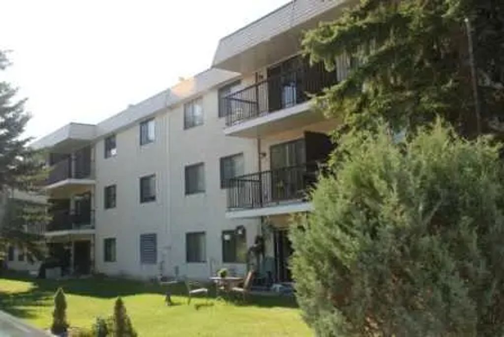 1 10 Northstar Drive S, Lacombe